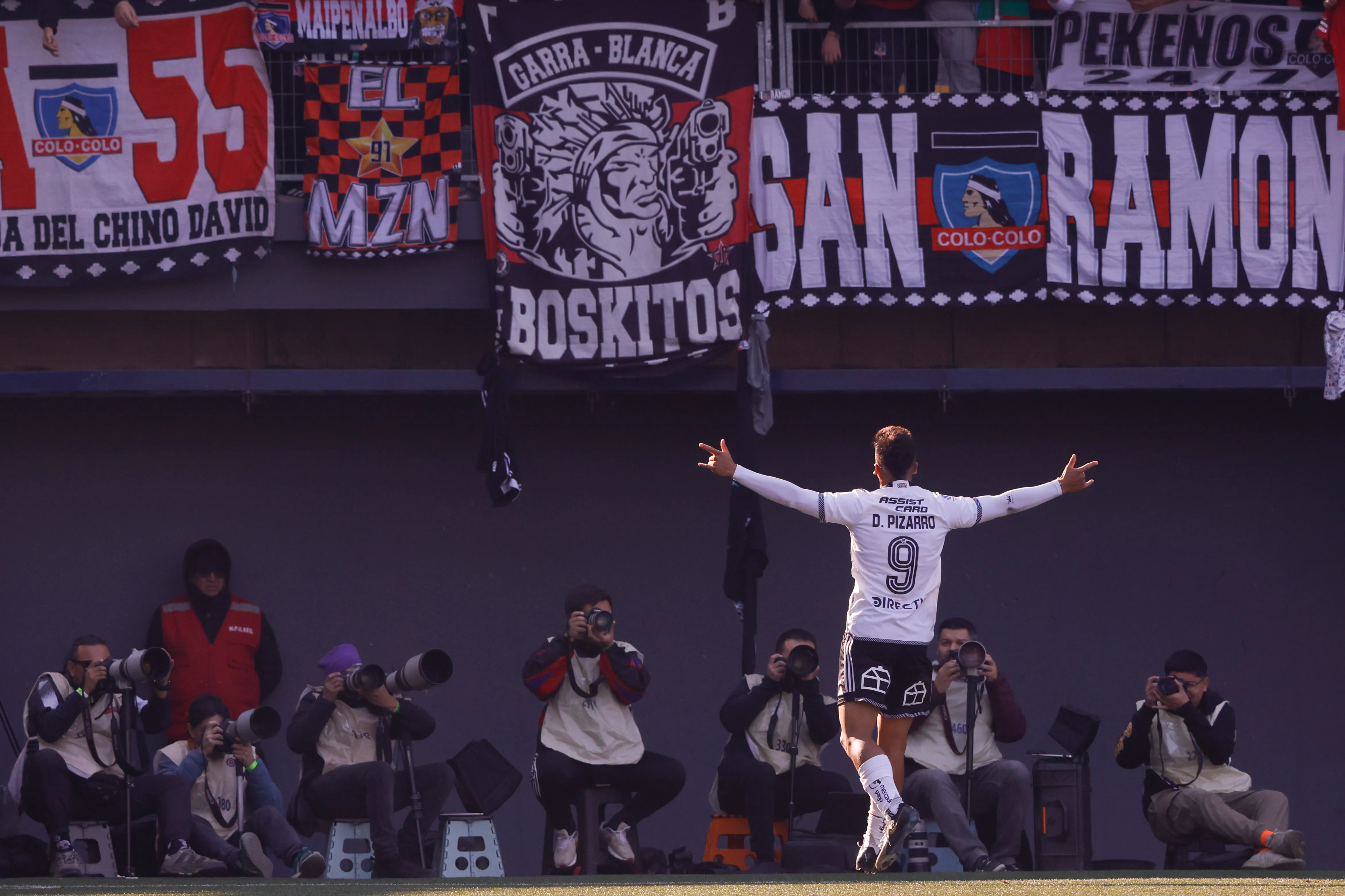 Damián Pizarro espera volver a Colo Colo pero no la tiene fácil. Foto: Photosport.
