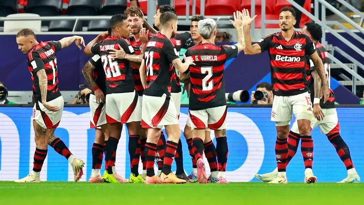 Erick Pulgar titular en triunfo de Flamengo en Copa Intercontinental.