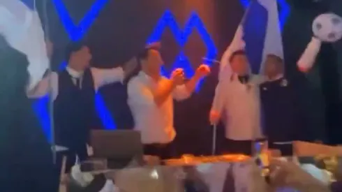 En medio de una tremenda temporada, el seleccionado chileno se casó e invitó al plantel de Universidad Católica.