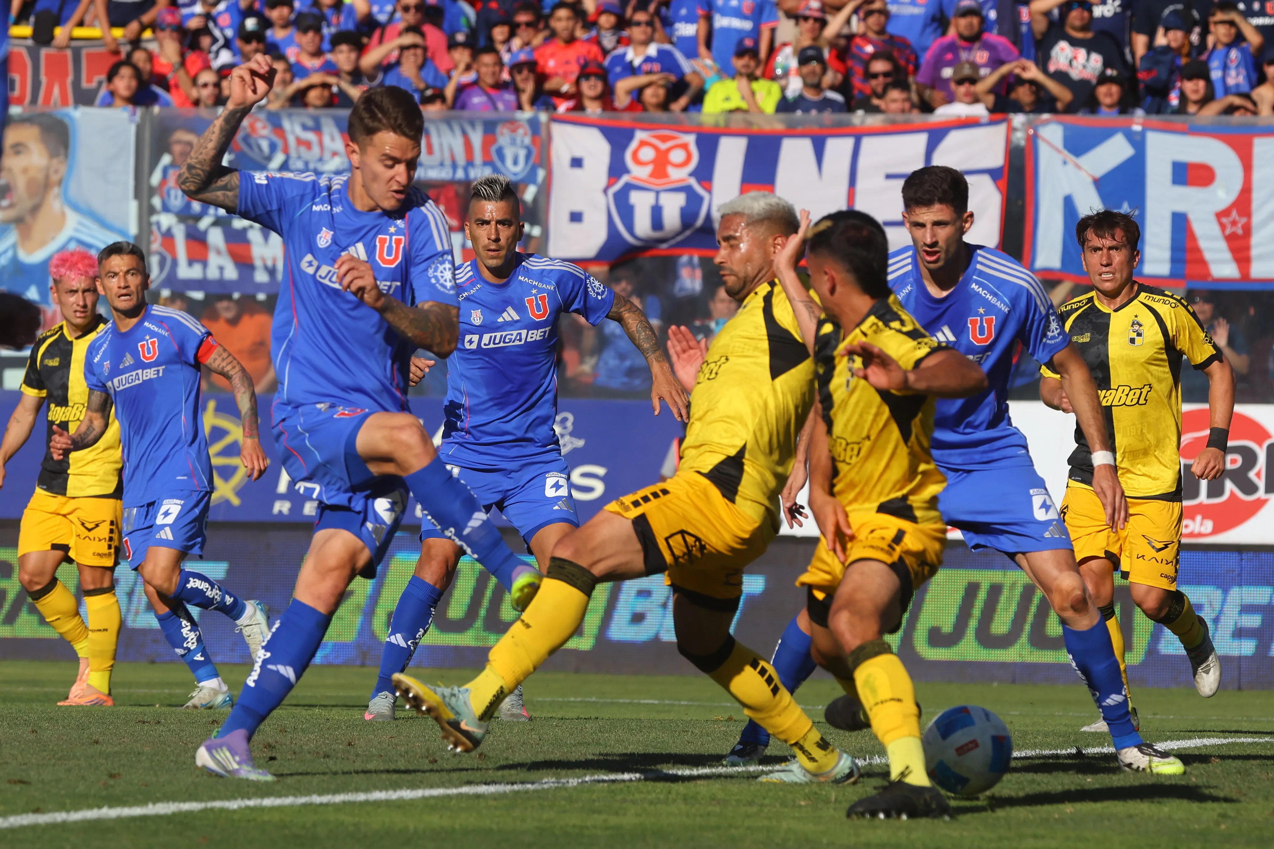 La U fue local varios partidos en Santa Laura. Foto: Jonnathan Oyarzun/Photosport