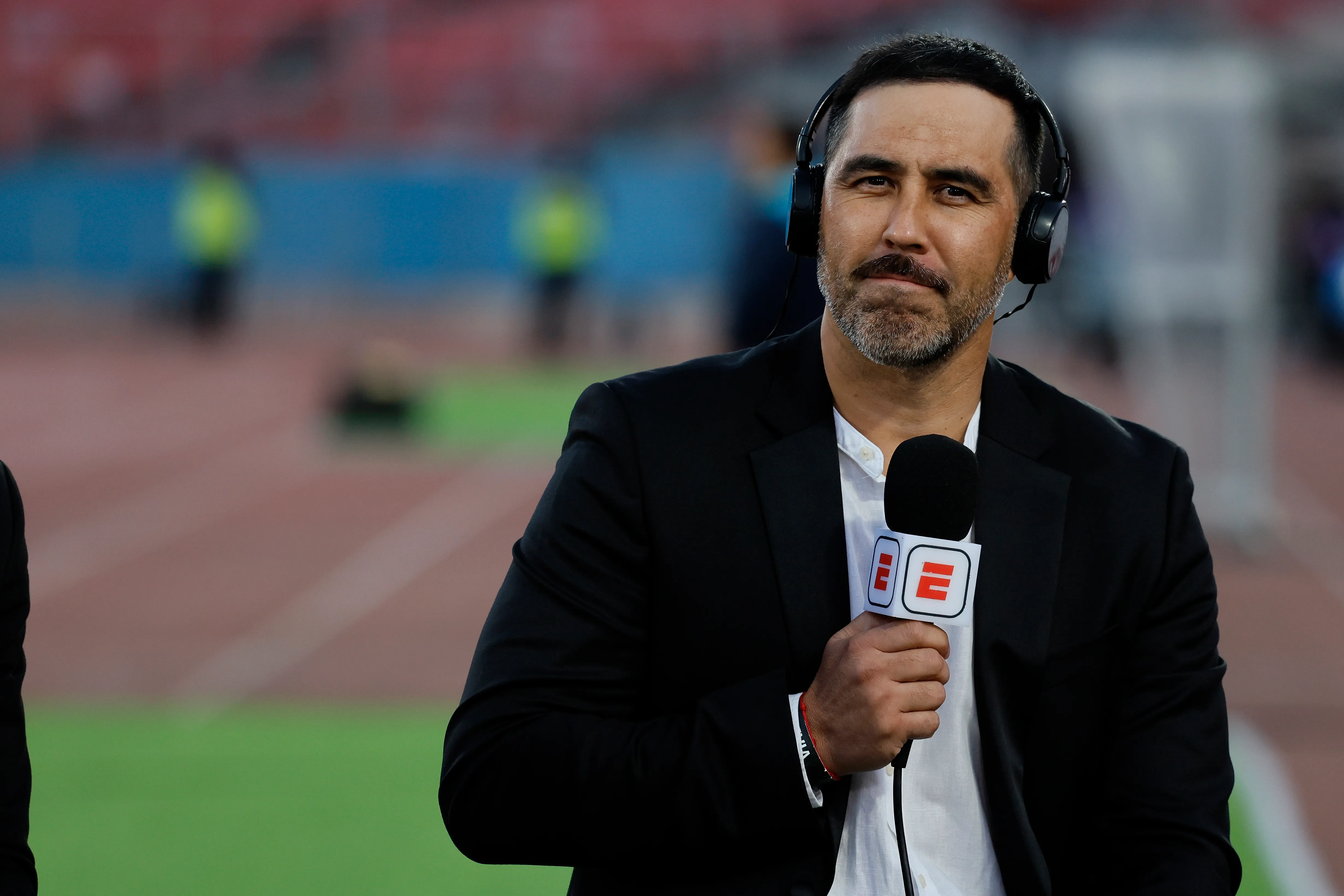 Claudio Bravo actualmente trabaja como comentarista de ESPN. Foto: Andres Pina/Photosport