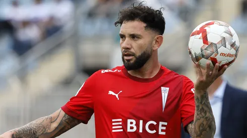 Se define el futuro del jugador nacional con los Cruzados.