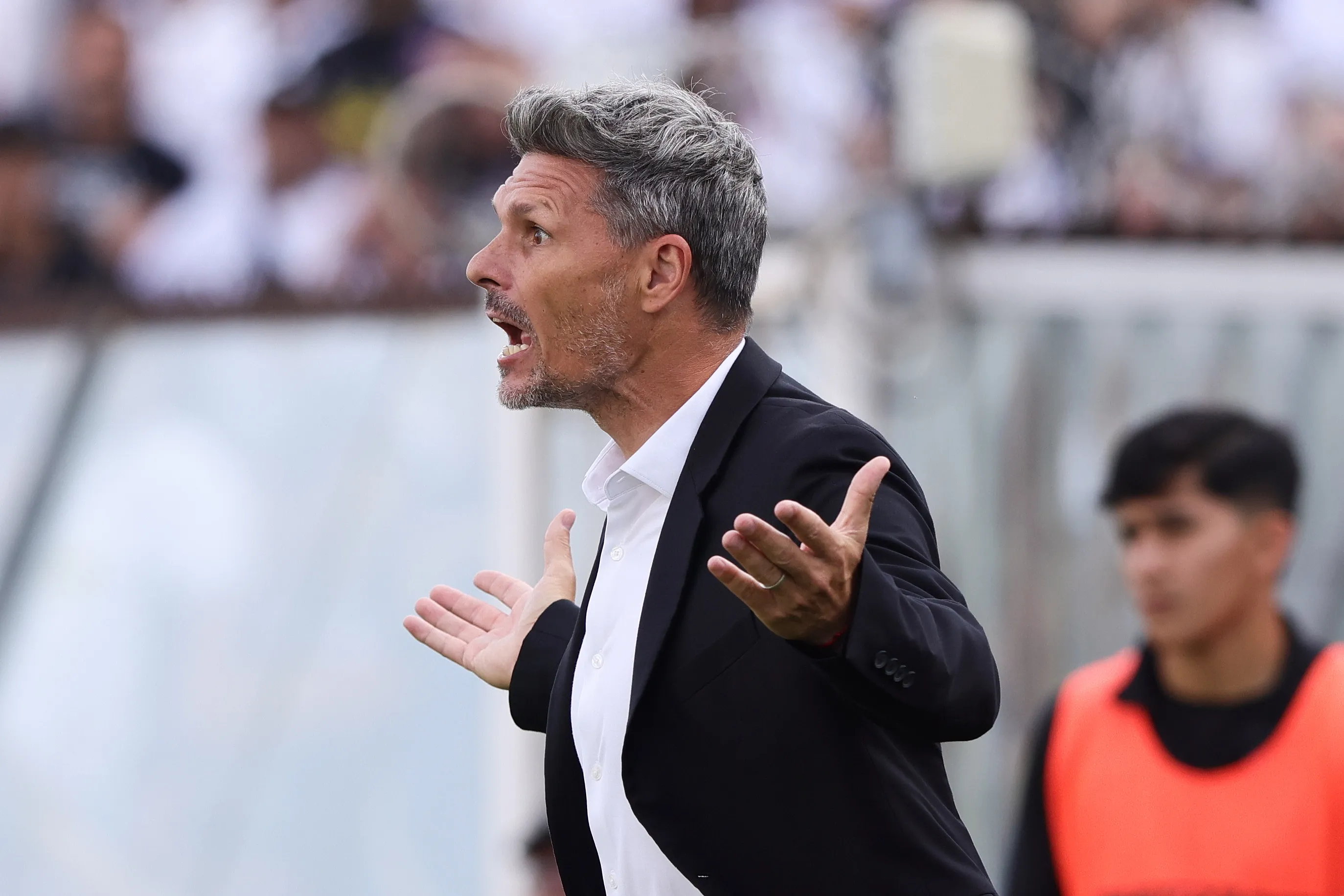 Fernando Ortiz tiene una aspereza que limar con Arturo Vidal. (Felipe Zanca/Photosport).