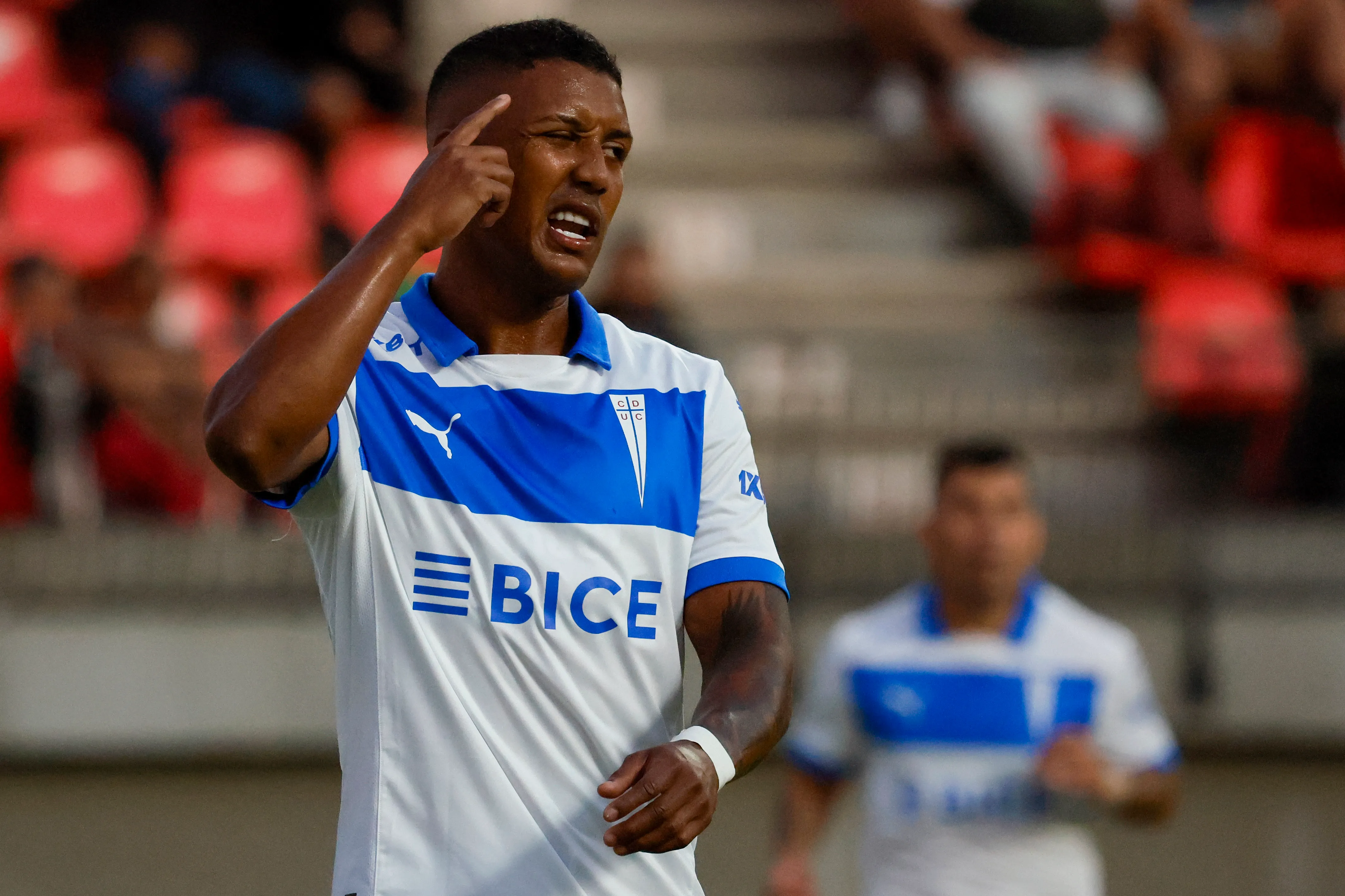 Jhojan Valencia terminó el año como un bastión indiscutido de la UC. (Andres Pina/Photosport).