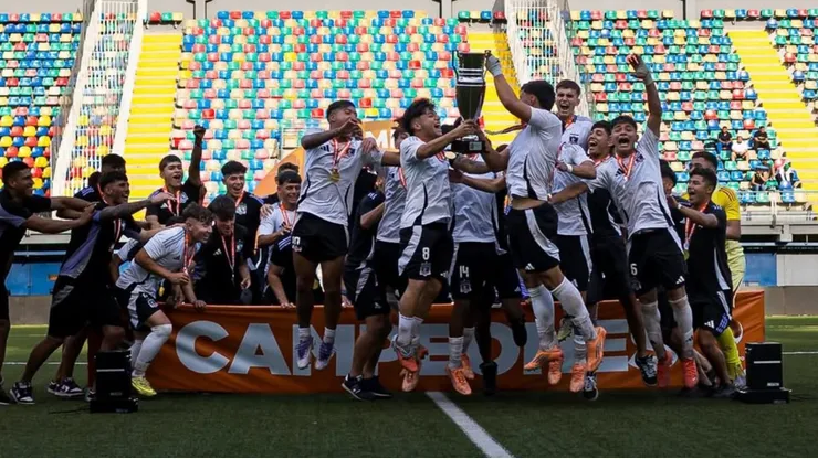 Rozental señala que Colo Colo históricamente no se la juega por sus juveniles