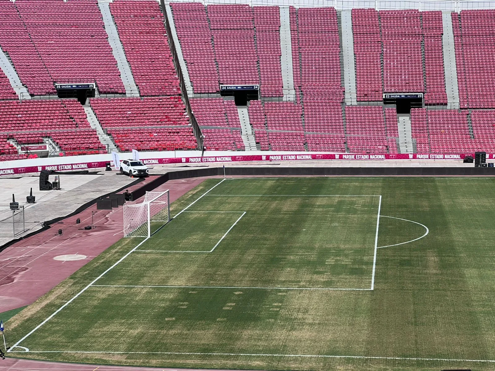 El área norte del Estadio Nacional es el lugar más preocupante. Foto: Cristián Fajardo, RedGol.
