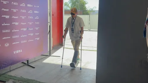 Marcelo Díaz llegó en muletas a la despedida de Montillo.