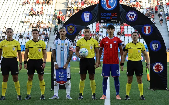 La Roja tuvo feo debut en la Copa UC.