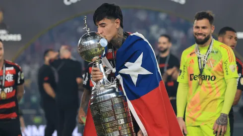 Erick Pulgar conquistó su segunda Copa Libertadores con Flamengo.