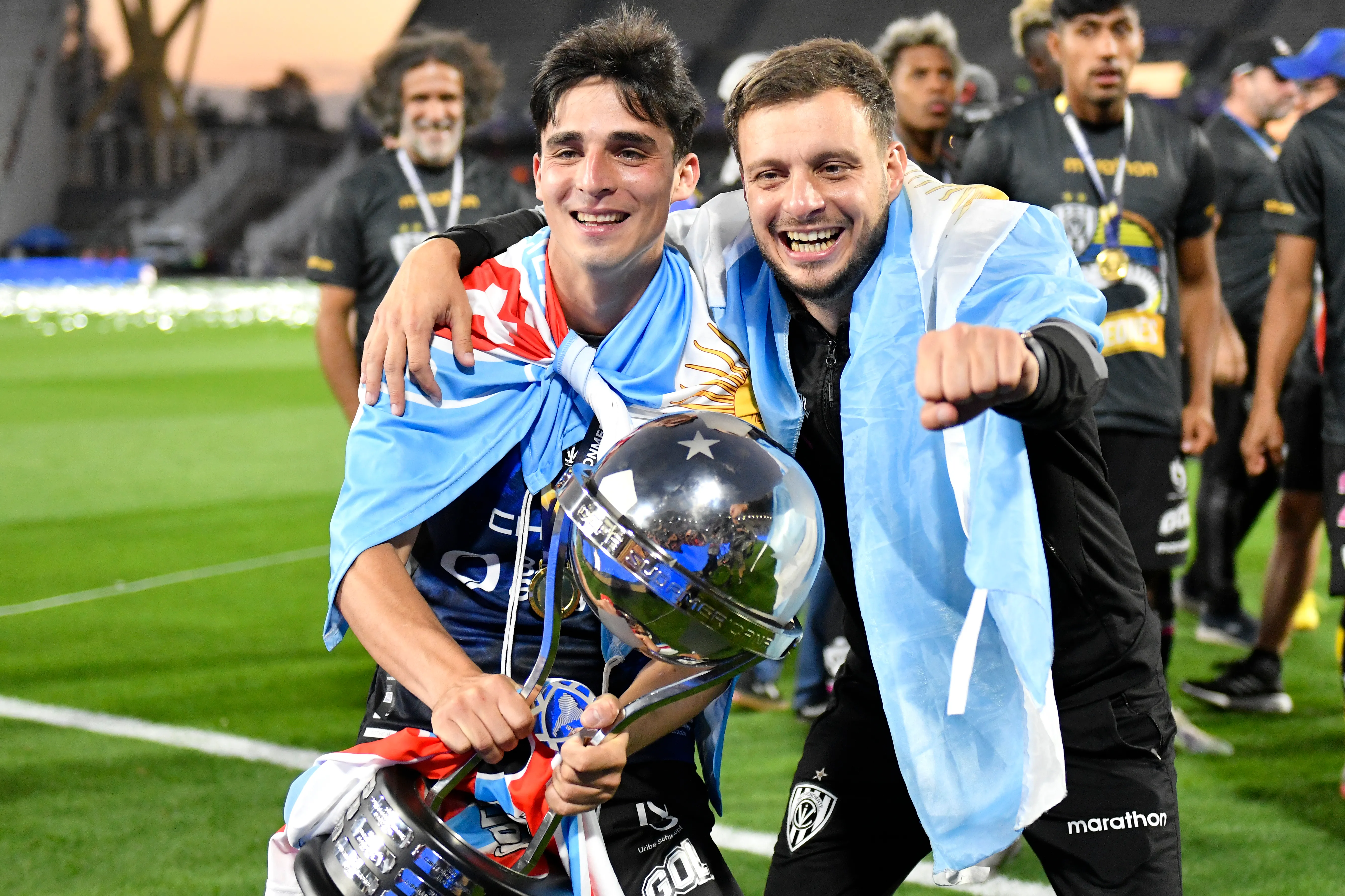 Faravelli fue campeón con Anselmi de la Copa Sudamericana con Independiente del Valle. (Photo by Hernan Cortez/Getty Images)
