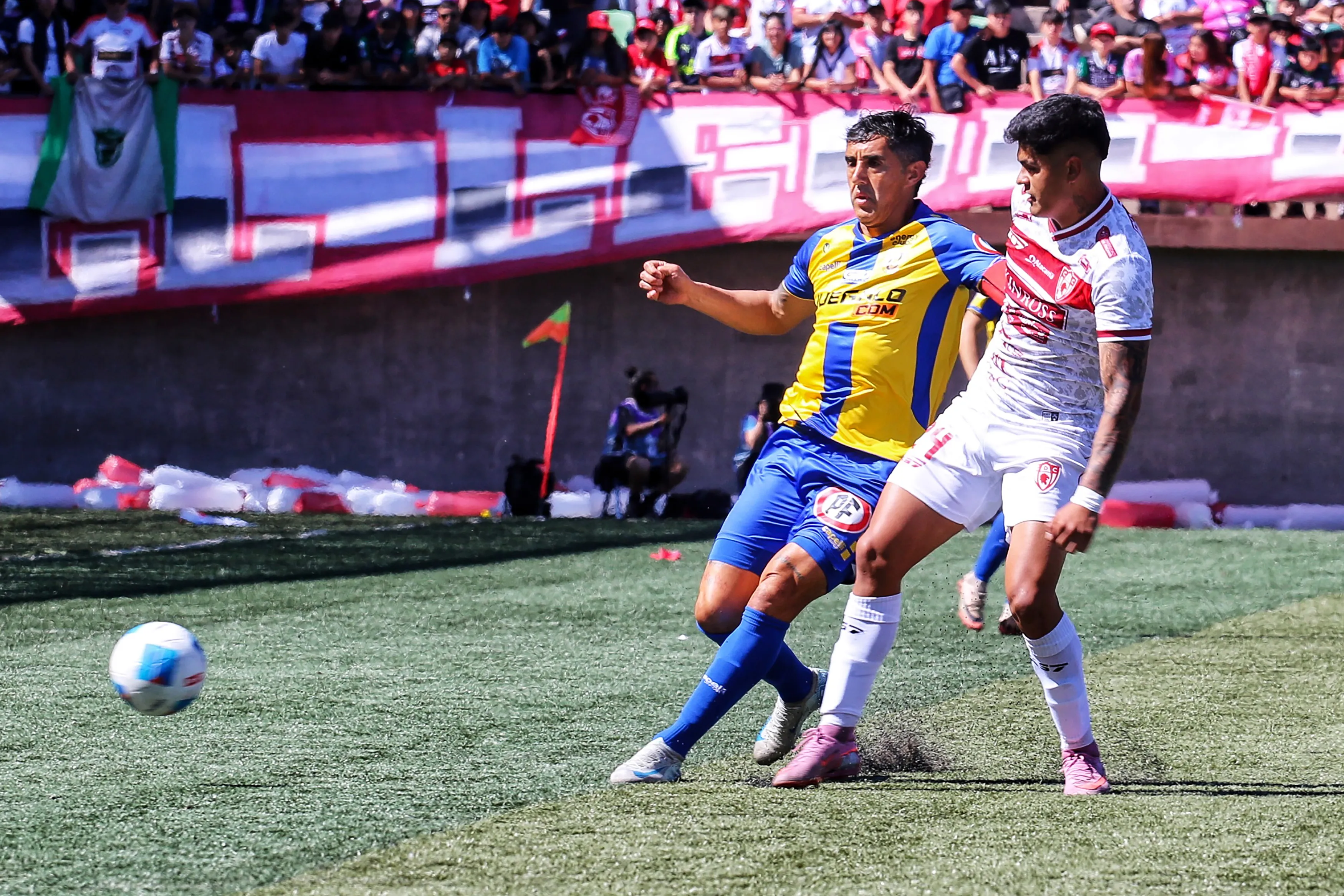 Osvaldo González en un partido ante Copiapó. Sí, fue el lugar donde el Campanil sentenció el ascenso. (Juan Carlos MoreauPhotosport).
