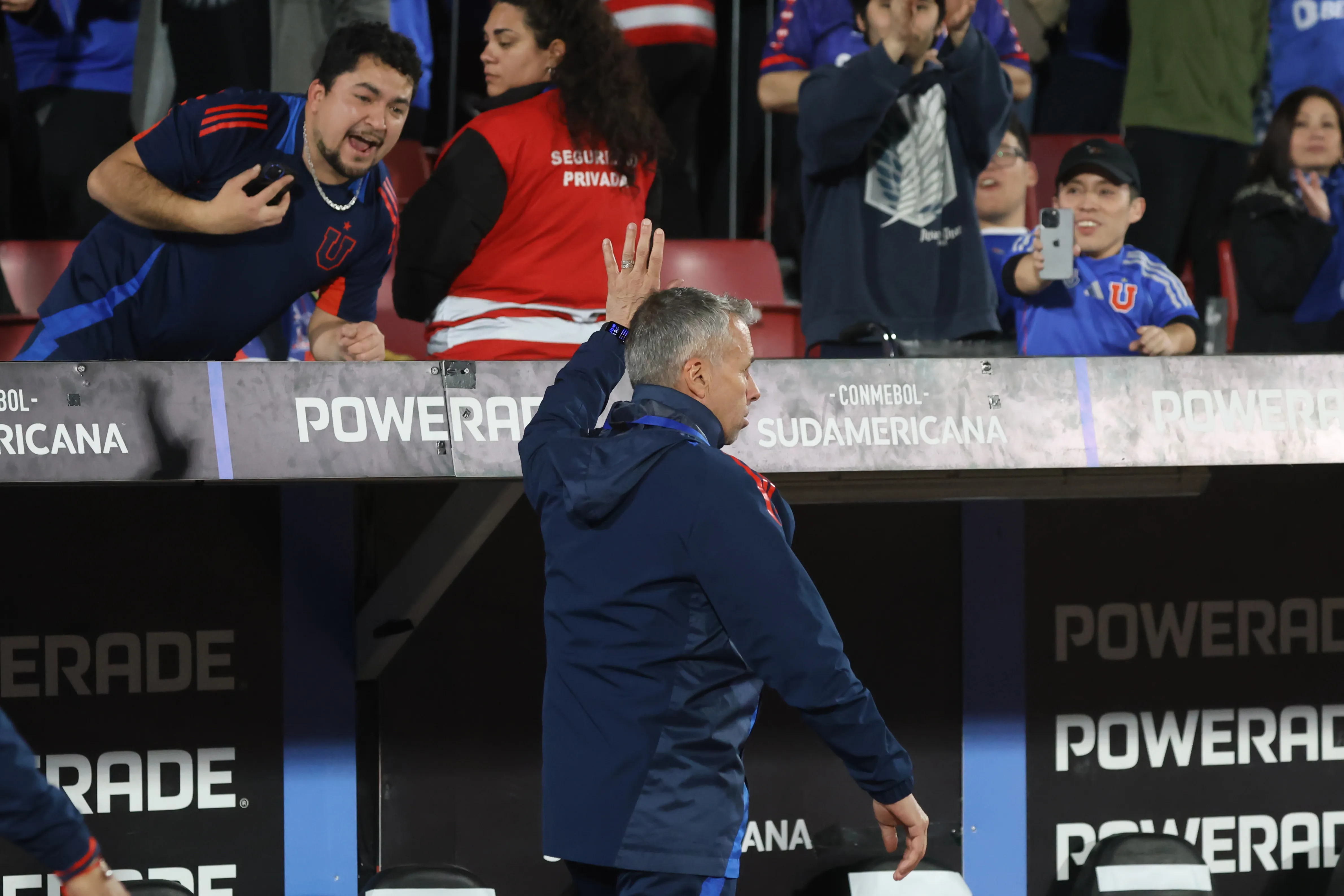 Gustavo Álvarez puede tener un sorpresivo nombre en sus filas. Foto: Jonnathan Oyarzun/Photosport