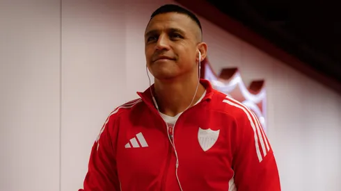 Alexis Sánchez visita el Santiago Bernabéu con el Sevilla.