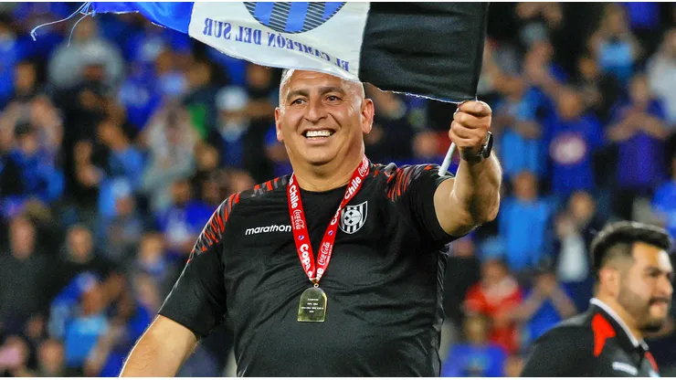 Jaime García seguirá al mando de Huachipato para el 2026.