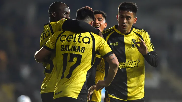 Francisco Salinas no jugará en Colo Colo.