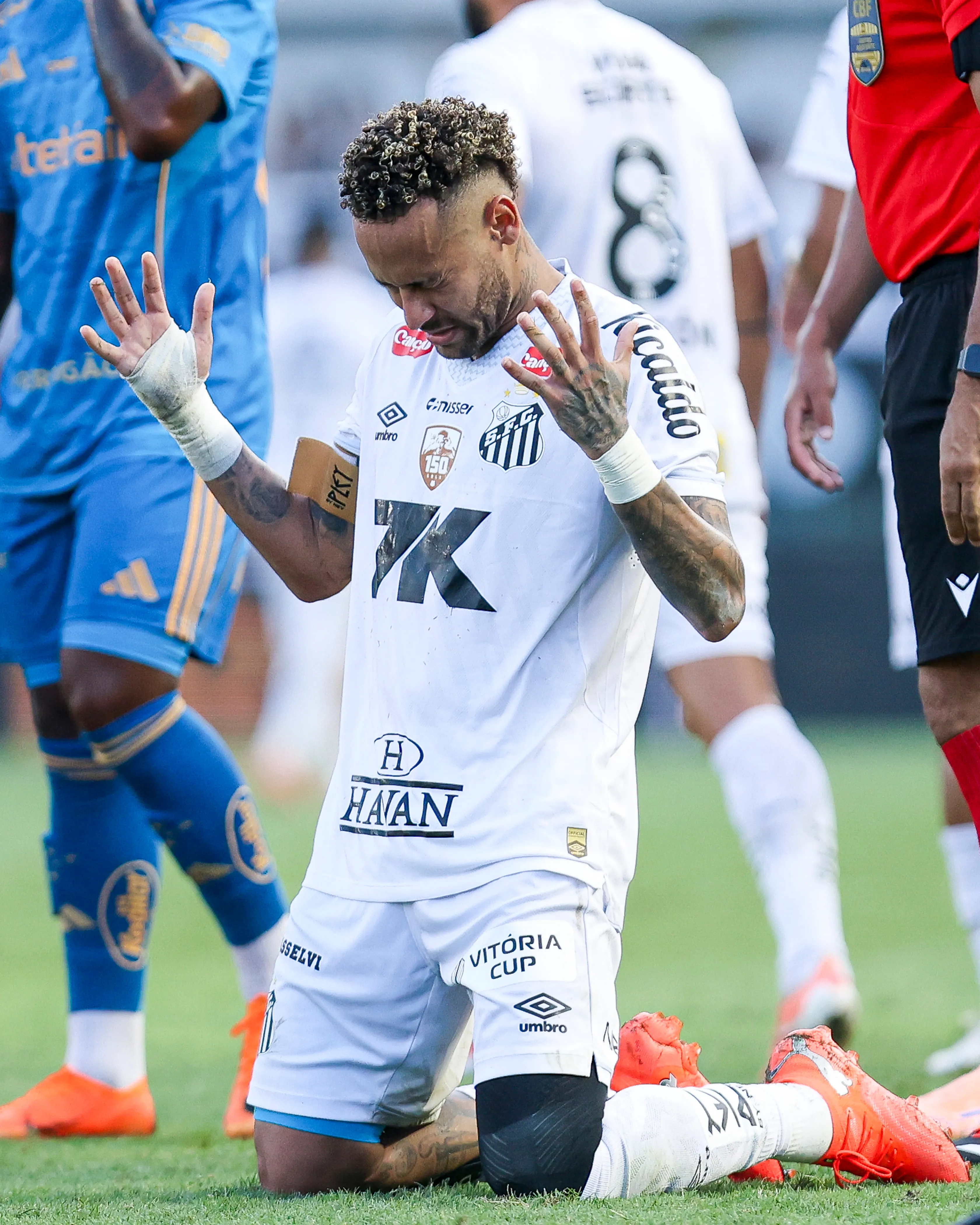Neymar logró salvar del descenso a Santos. Imagen: Getty