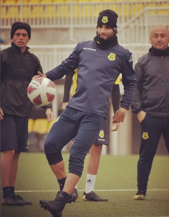 Mauricio Vera entrena bajo la supervisión de Patricio Almendra en San Luis de Quillota. (Captura Instagram).