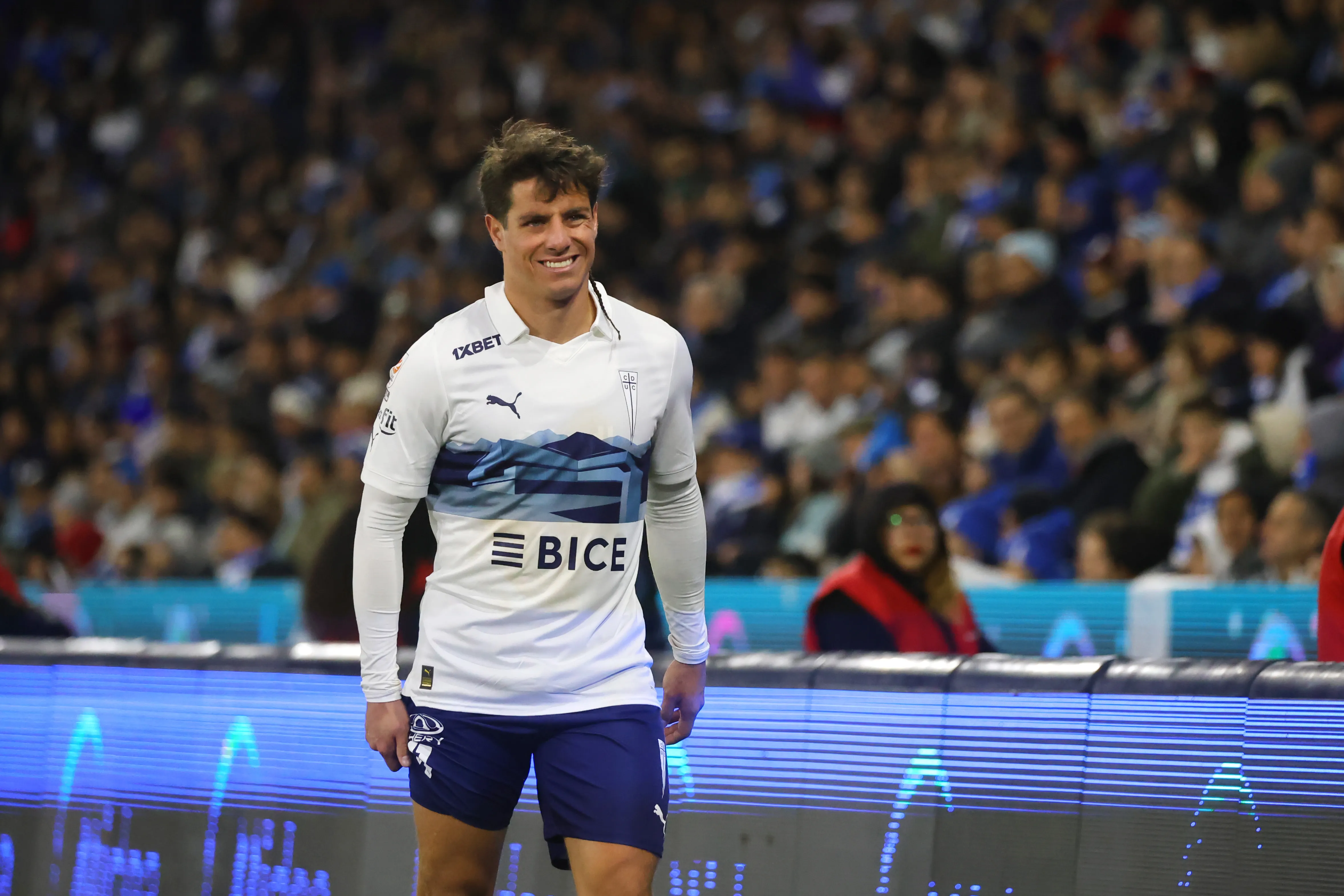 Clemente Montes se queda en la UC. Jonnathan Oyarzun/Photosport