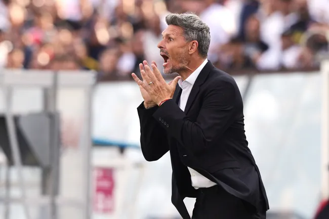 Fernando Ortiz sabe que es una necesidad imperiosa reforzar la zaga central. (Felipe Zanca/Photosport).