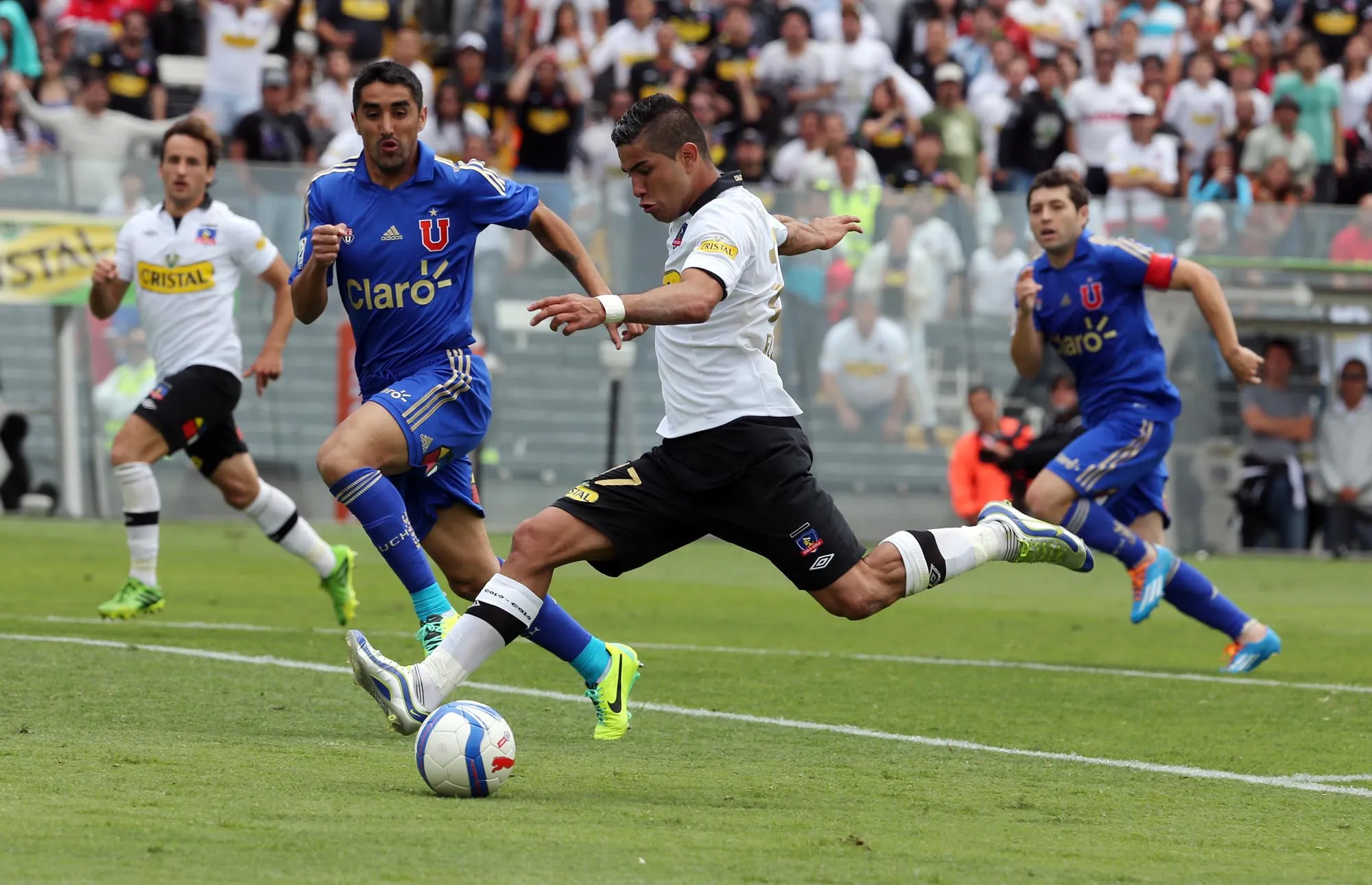 Felipe Flores sólo pudo salir de las burlas con su gol a la U.