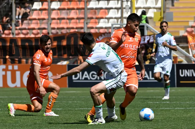 El jugador se despediría de Cobreloa y ficharía por Copiapó. Pedro Tapia/Photosport