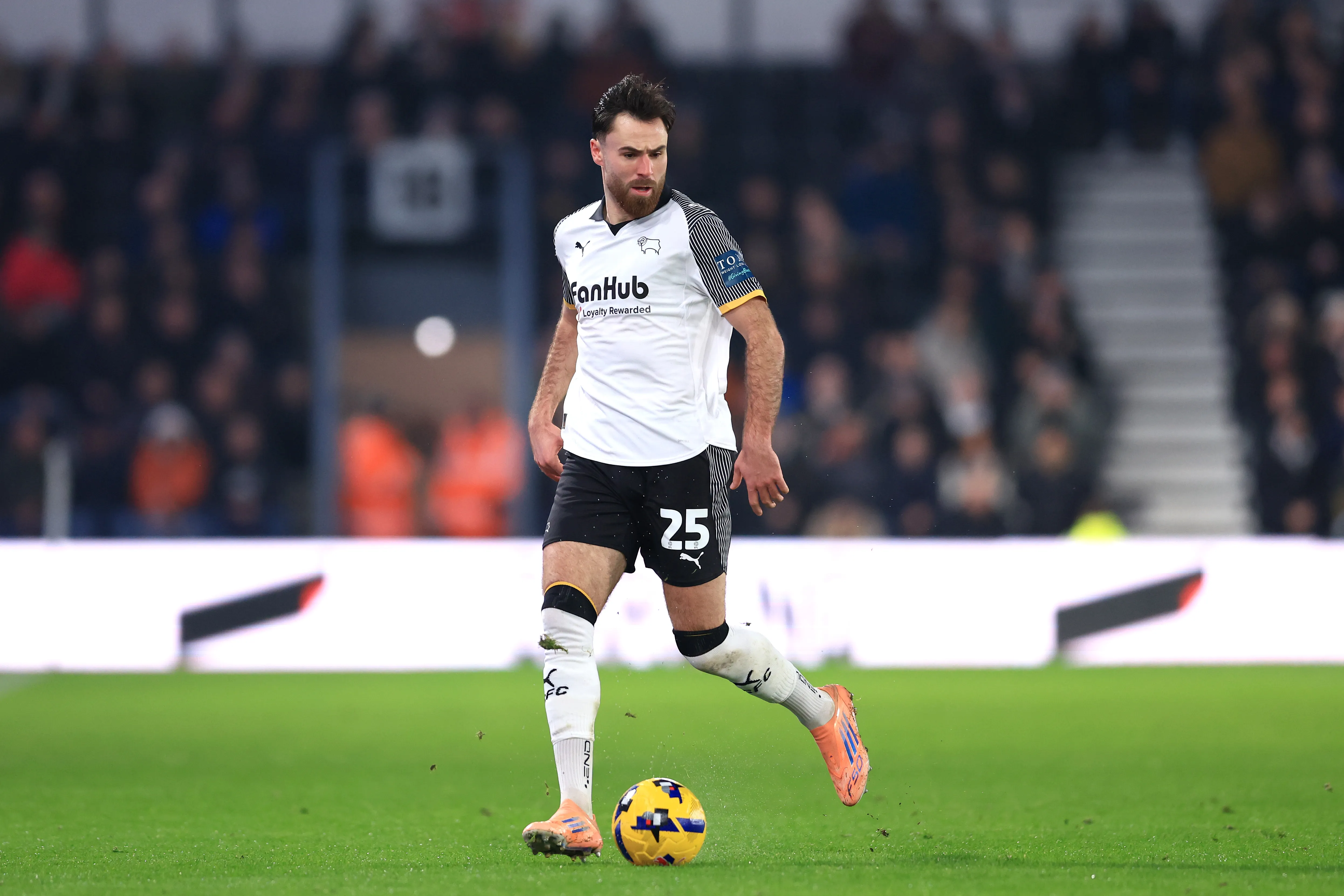 El jugador chileno podría llegar a la MLS. (Photo by Jess Hornby/Getty Images)