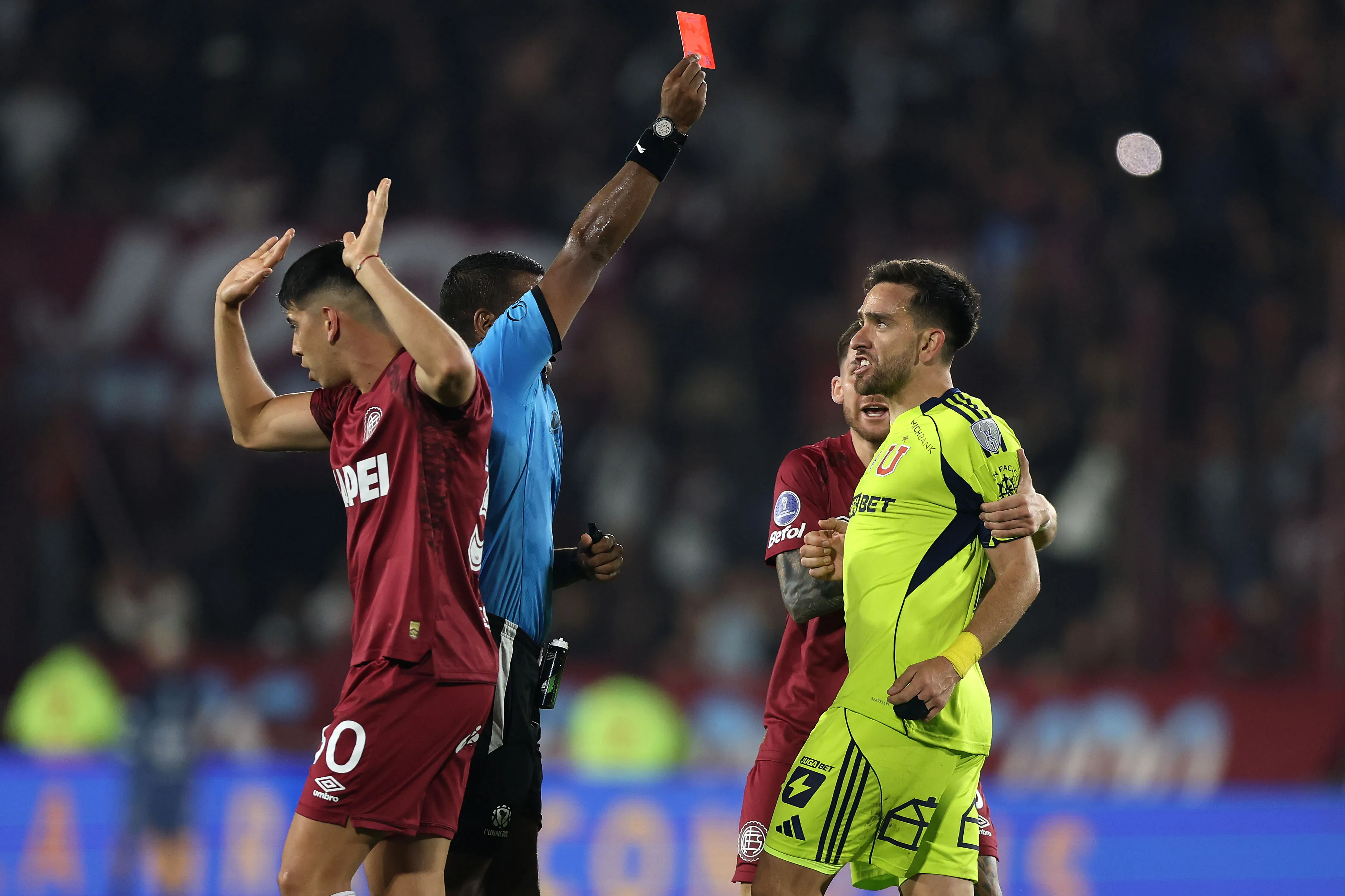 Zaldivia fue expulsado por el árbitro Alexis Herrera. Imagen: Photosport