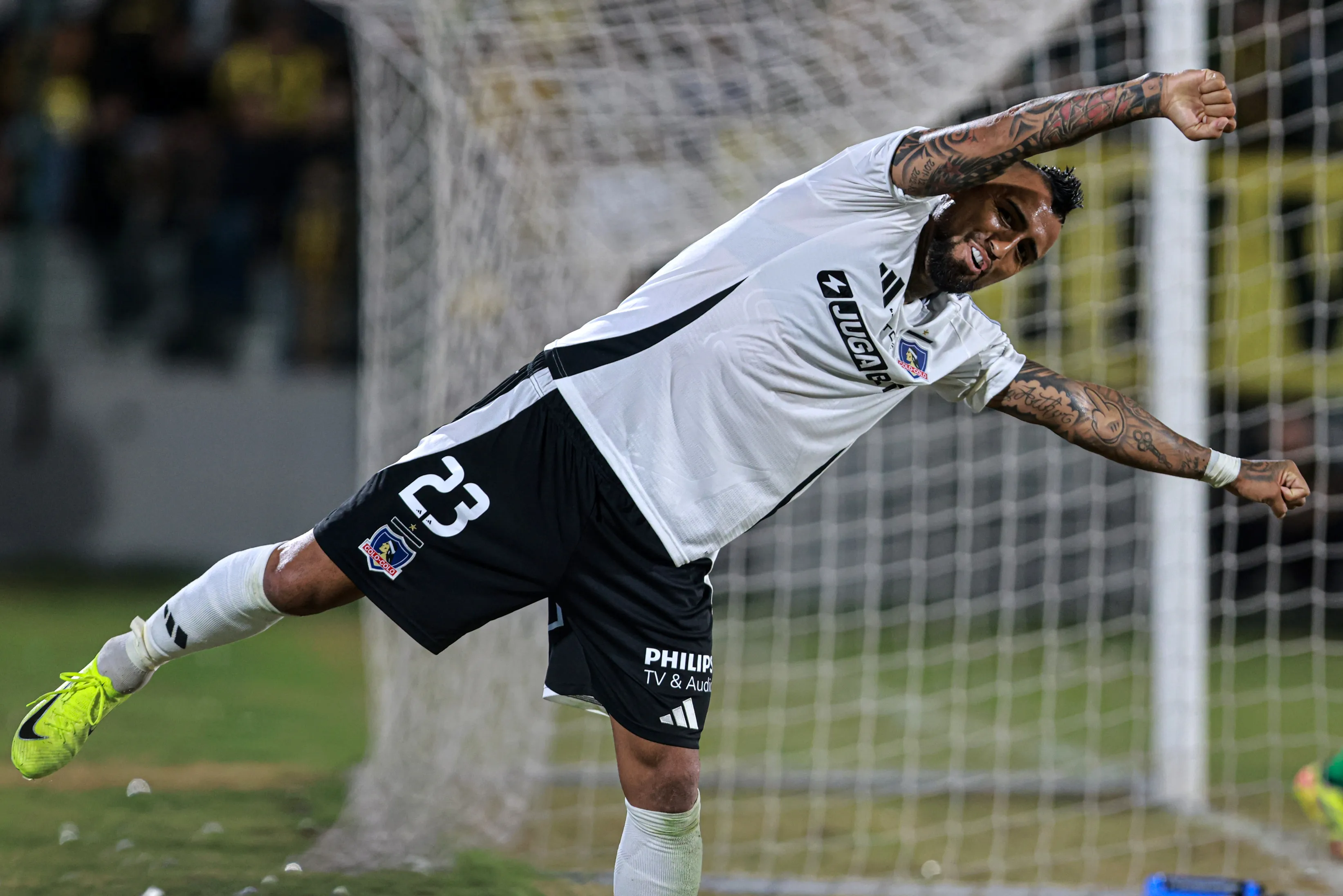 Arturo Vidal celebrando ante Peñarol en la Serie Río de La Plata 2025 | Photosport