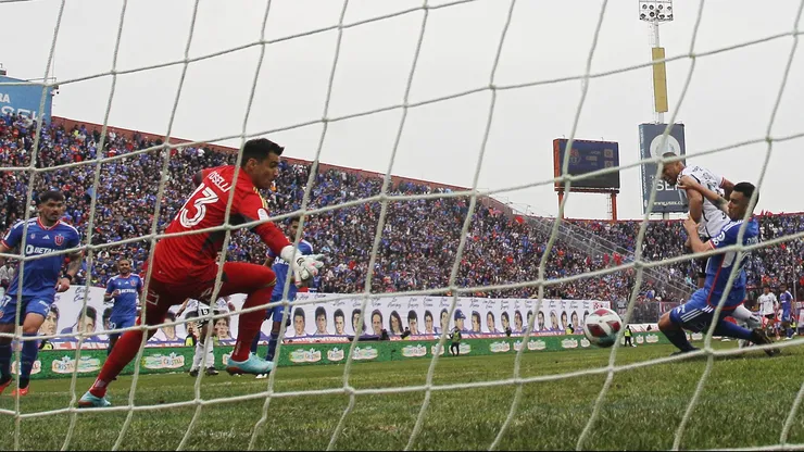 Triste adiós de un goleador en Chile.