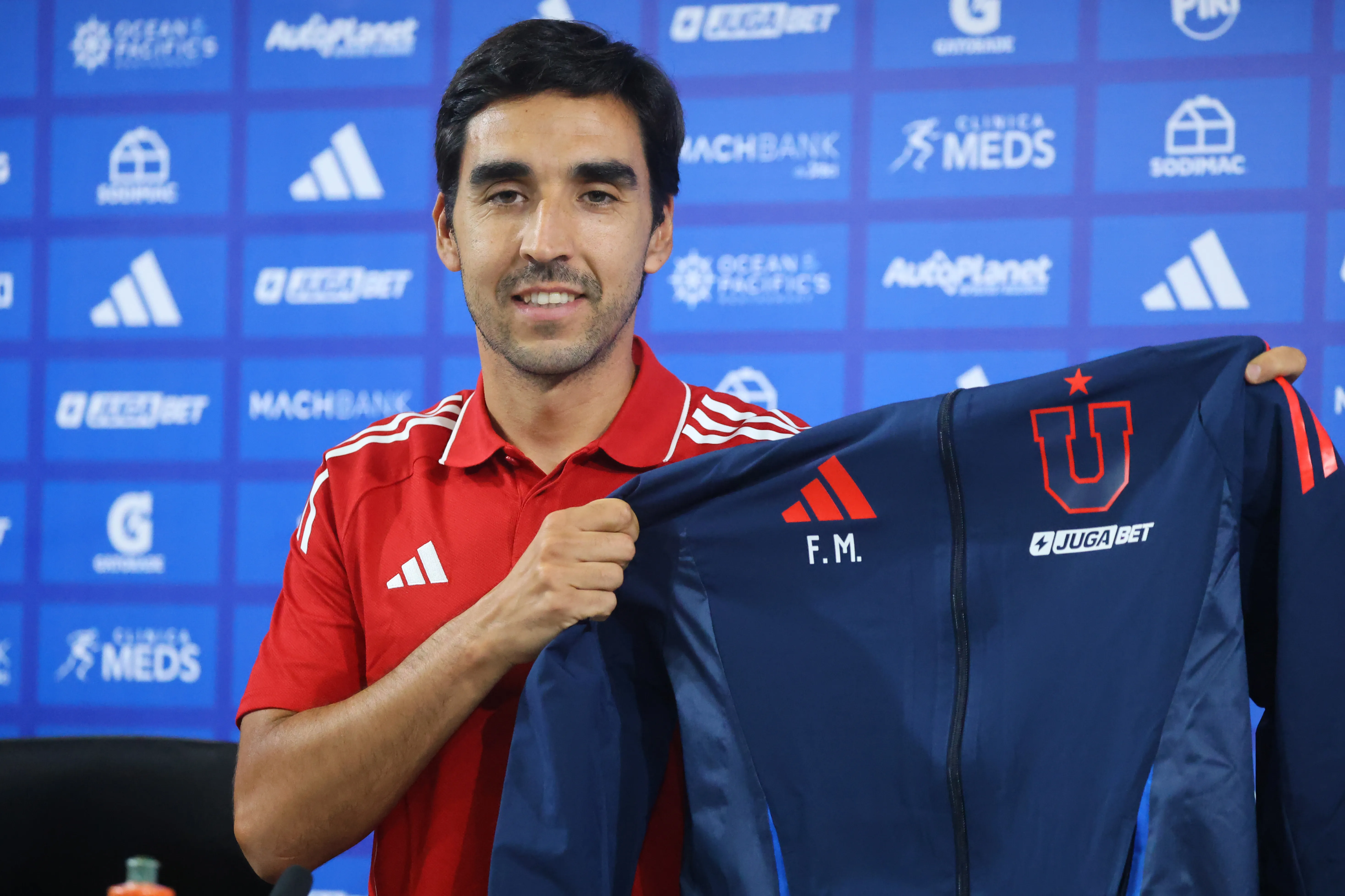 Meneghini fue presentado en la U | Photosport