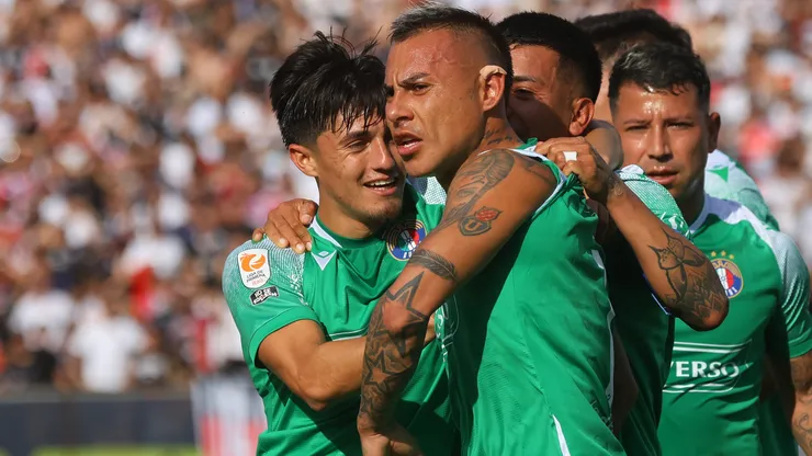 Aún no se cierra la llegada de Eduardo Vargas a Universidad de Chile.