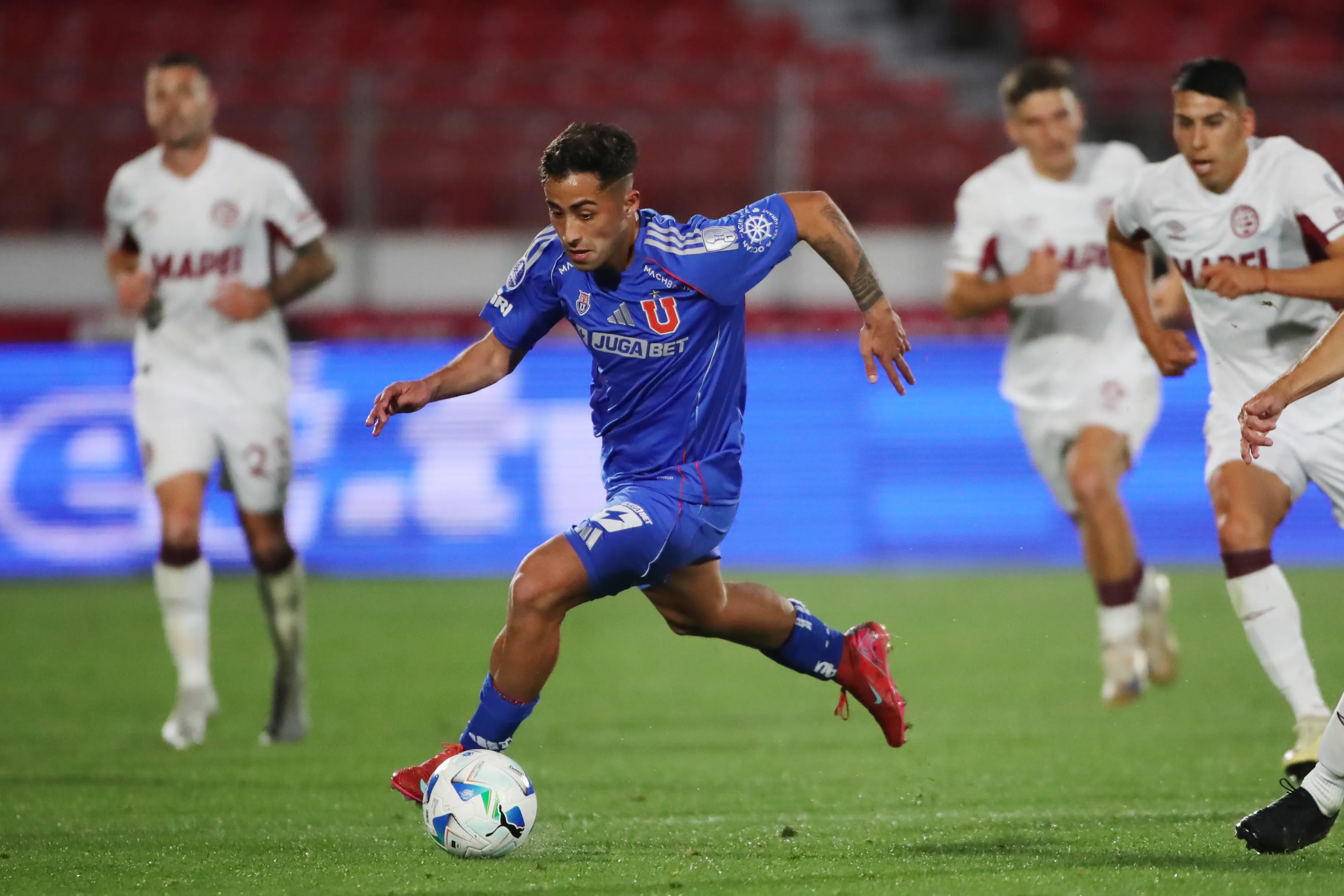 Lucas Assadi llama la atención del fútbol brasileño. Foto: Jonnathan Oyarzun/Photosport