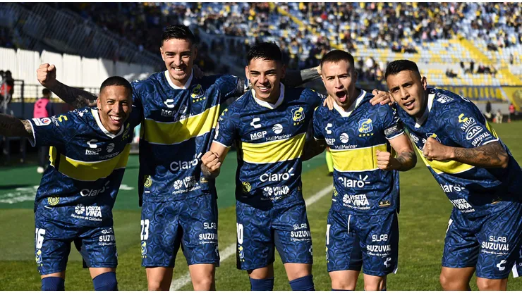 Joan Cruz se despidió de Everton
