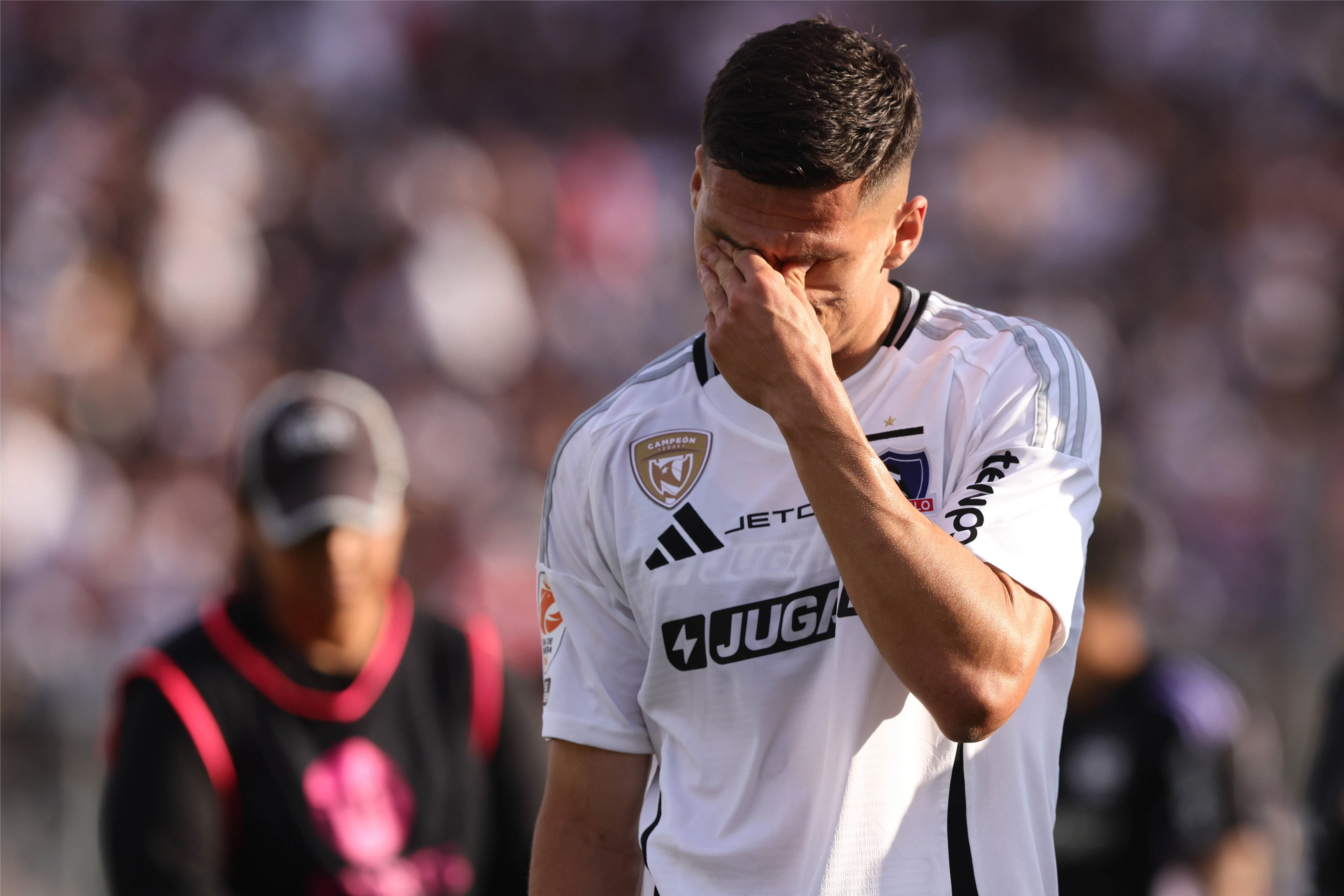 Lucas Cepeda aún espera por una oferta para dejar Colo Colo en este 2026