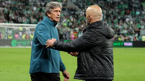 Maresca le ganó la final de la Conference League a Pellegrini el año pasado con Chelsea