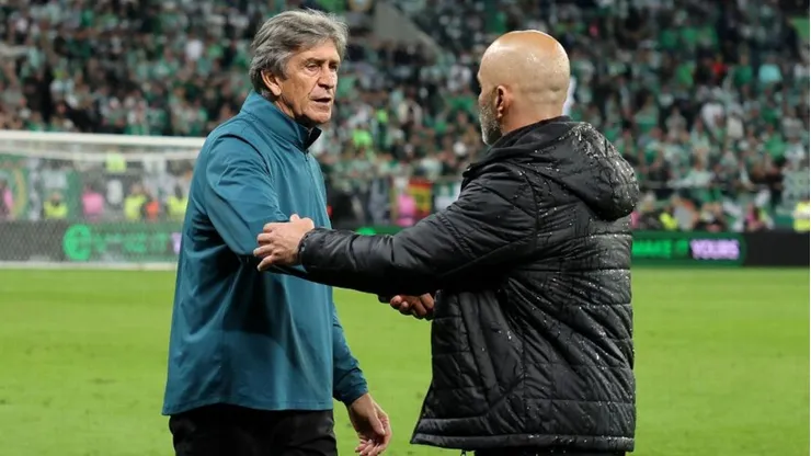 Maresca le ganó la final de la Conference League a Pellegrini el año pasado con Chelsea