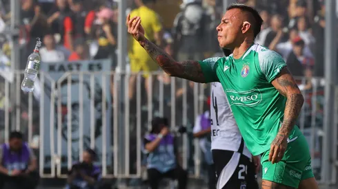 Eduardo Vargas todavía no define su futuro.