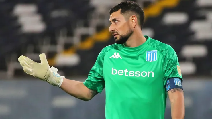 Gabriel Arias seguirá en Argentina y no llega a la U.