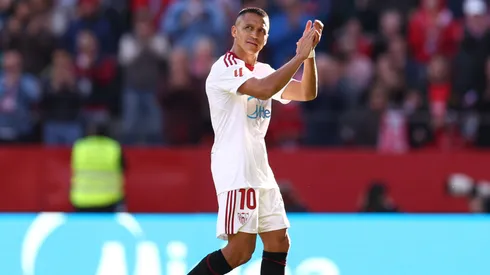 Alexis Sánchez juega su primer partido en 2026 con el Sevilla.
