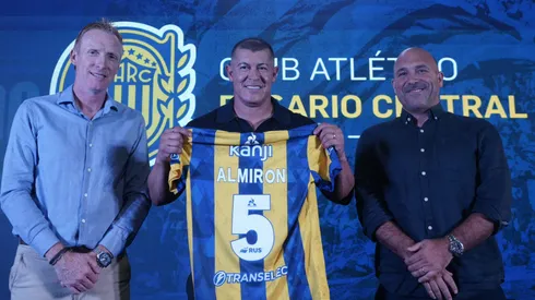 Jorge Almirón fue presentado en Argentina: espera por Vicente Pizarro