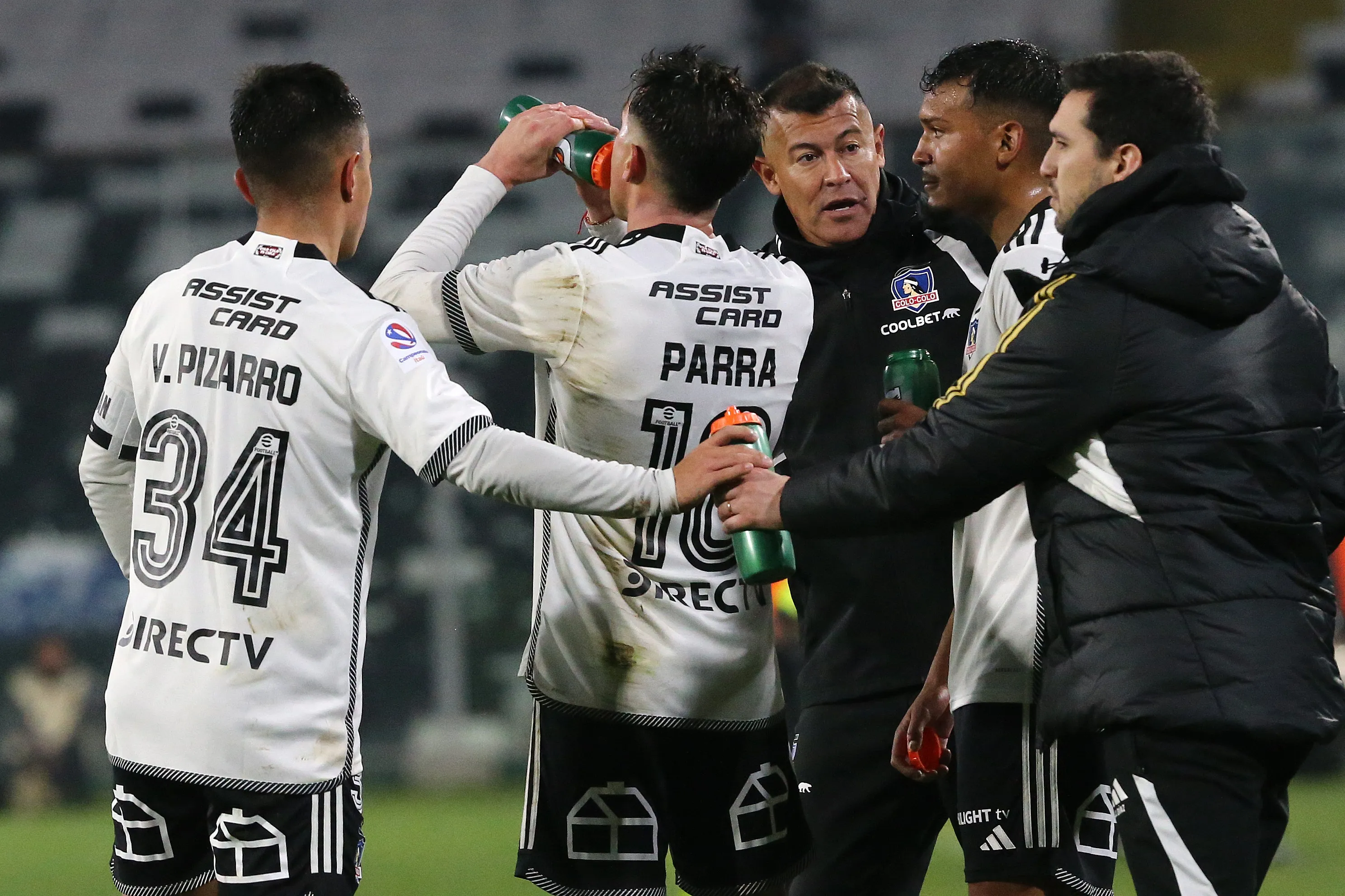 Jorge Almirón puede llevarse a Vicente Pizarro a Rosario Central y Colo Colo mira atento. Foto: Photosport.