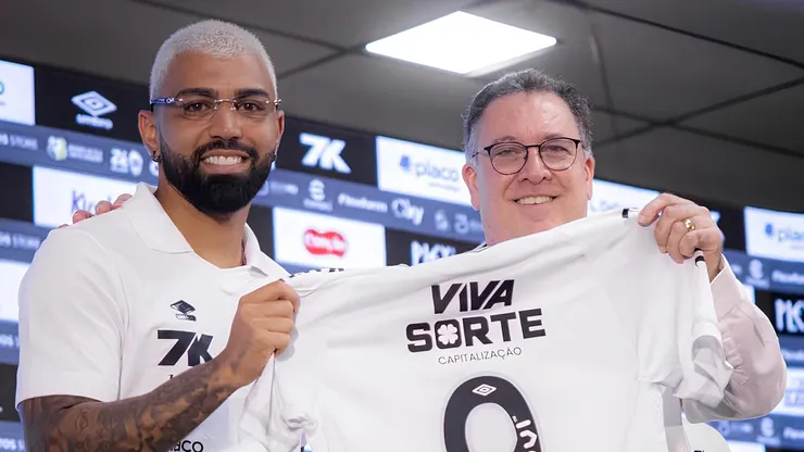 Gabriel Barbosa fue apurado por hincha de Santos en su presentación