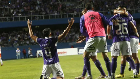 Los lilas no cesar su tremendo mercado de pases.