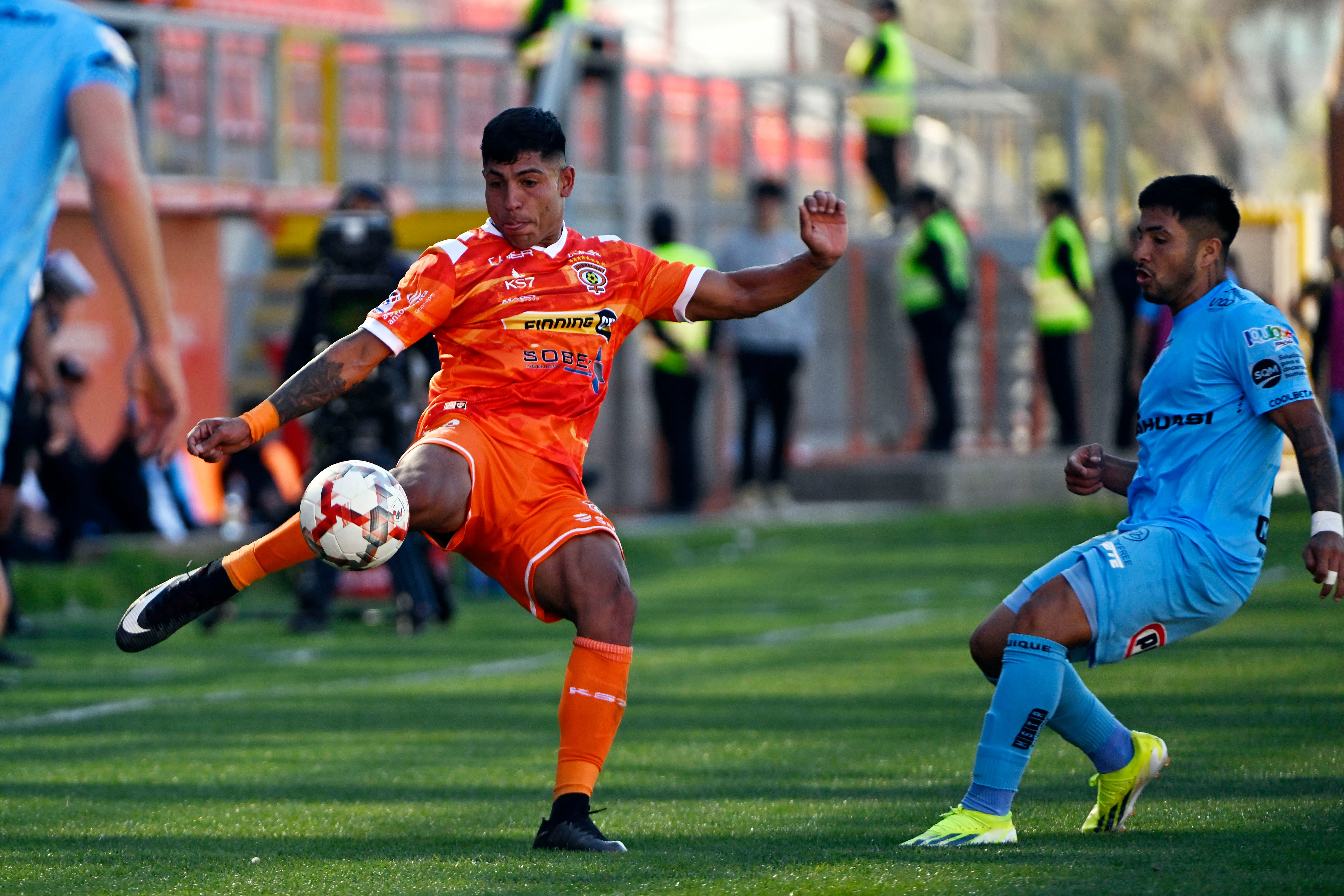 Bairon Monroy jugando por Cobreloa antes de ser sancionado en San Marcos de Arica