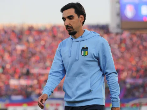 Barristas de la U aprietan a Paqui Meneghini por cortar a Lea Fernández