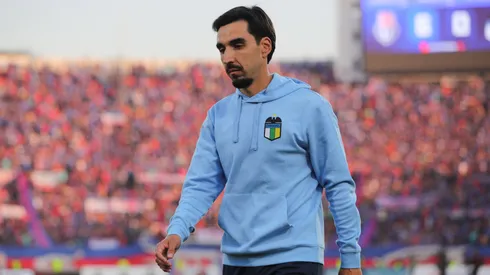 Barra de la U aprieta y exige a Meneghini por Lea Fernández.