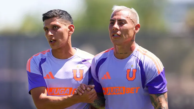 Eduardo Vargas tiene sorprendidos a sus compañeros en la U.