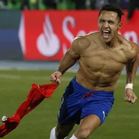 Alexis cierra una polémica en España con el recuerdo del penal a Argentina