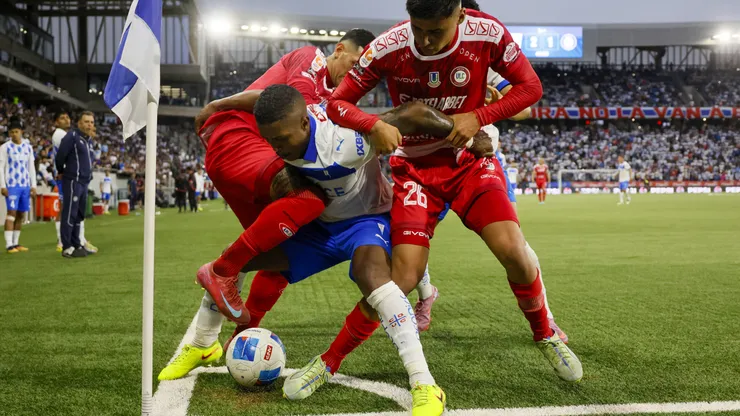 El fútbol chileno tendrá más balones en cada partido para reanudar rápido el juego
