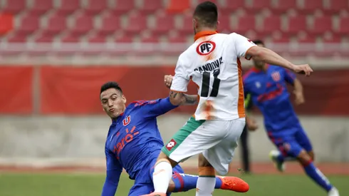 El jugador chileno colgó los botines a los 28 años.